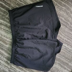 Merrell Terrain run short size medium